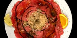 Carpaccio de bœuf et foie gras en copeaux